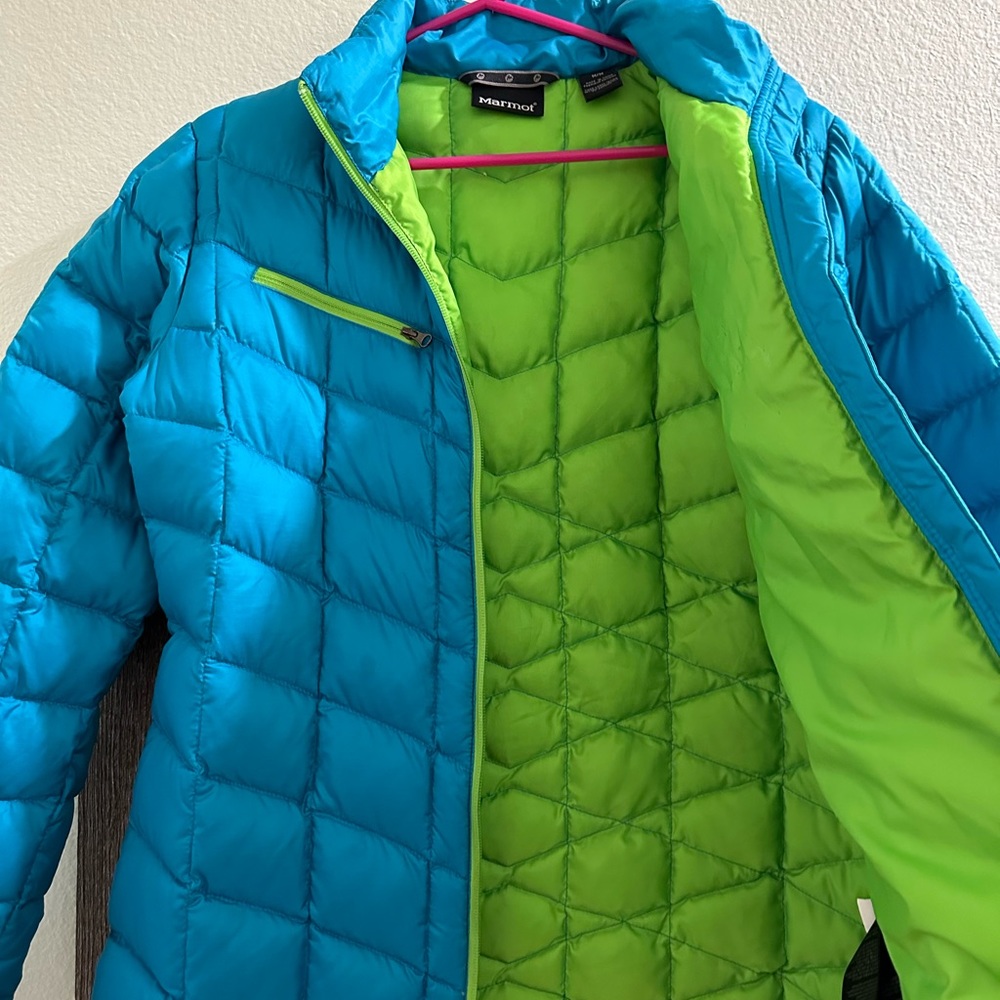 Marmot down jacket size med, used 2x ! Beautiful color. Paid over $230. $60